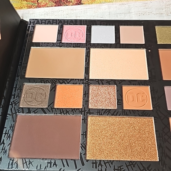 BNIB DC X Revolution Large Palette - Picture 4 of 8